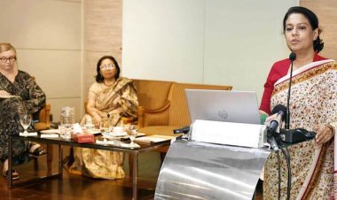 জলবায়ু ঝুঁকি মোকাবিলায় উজান-ভাটির দেশগুলোকে একসঙ্গে কাজ করতে হবে: রিজওয়ানা হাসান