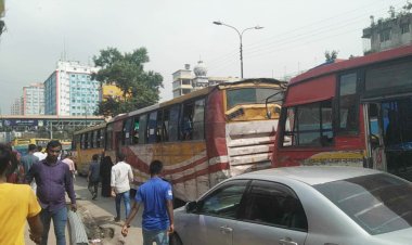 বাস চাপায় নারীর মৃত্যু : প্রগতি সরণিতে ভয়াবহ যানজট