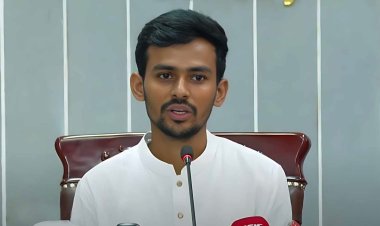 গুজব নিয়ে ফেসবুক স্ট্যাটাসে যা বললেন উপদেষ্টা আসিফ