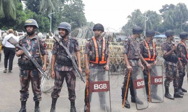 বঙ্গভবনের সামনে দুই প্লাটুন বিজিবি সদস্য মোতায়েন