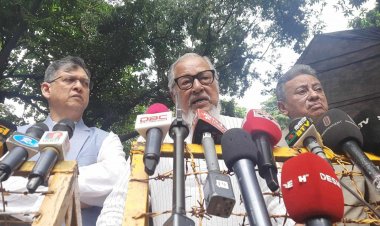 দেশে নতুন করে কোনো সংকট তৈরি হোক সেটা চাই না : নজরুল ইসলাম