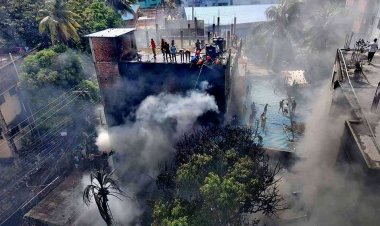 চট্টগ্রামের আবাসিক এলাকার টায়ার কারখানায় আগুন