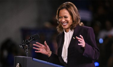  জেন জেডদের উদ্দেশে যা বললেন কমলা হ্যারিস