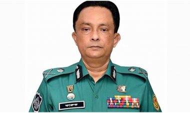 সাবেক ডিএমপি কমিশনারকে বিমানবন্দরে আটকে দিলো পুলিশ