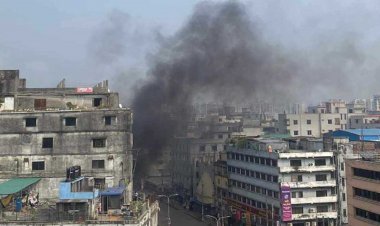 গার্মেন্টস শ্রমিকদের বিক্ষোভ : গুলিবিদ্ধ দুই শ্রমিক ঢামেকে