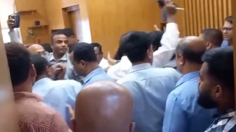ডিসি পদ নিয়ে সচিবালয়ে হট্টগোল : শাস্তি পাচ্ছেন যে ১৭ জন