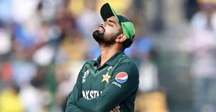 পাকিস্তানের নেতৃত্ব ছাড়লেন বাবর আজম