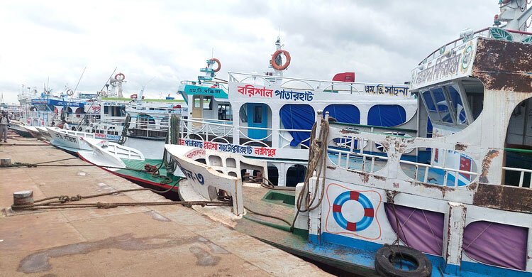 ঘূর্ণিঝড় দানা: বরিশালের অভ্যন্তরীণ রুটে লঞ্চ চলাচল বন্ধ