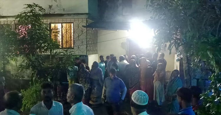 শরীয়তপুরে সাবেক চেয়ারম্যানের স্ত্রীকে ছুরিকাঘাতে হত্যা