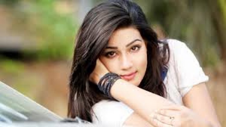 ভুল সিদ্ধান্তে পিছিয়ে পড়েছেন মাহি
