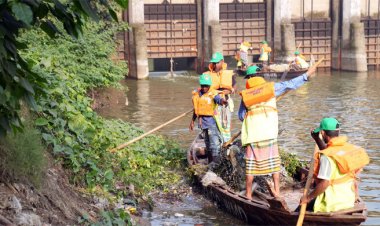  জাতীয় যুব দিবসে রামপুরা খাল পরিষ্কার অভিযানে ডিএনসিসি