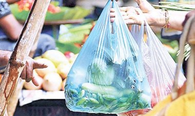 আজ থেকে কাঁচা বাজারেও নিষিদ্ধ পলিথিন