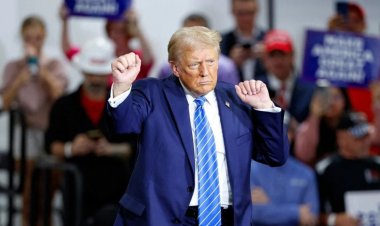 ‘আগাম বিজয়ী’ ঘোষণা করতে ট্রাম্পকে পরামর্শ উপদেষ্টাদের