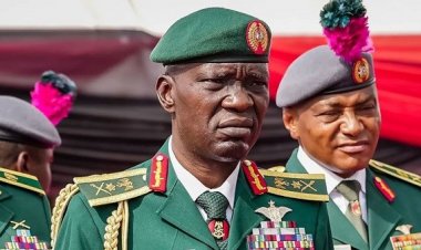 অসুস্থতাজনিত কারণে মারা গেলেন নাইজেরিয়ার সেনাপ্রধান