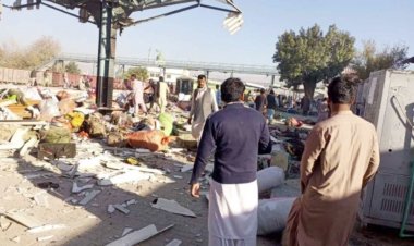 পাকিস্তানে রেল স্টেশনে বোমা হামলা, নিহত অন্তত ২১