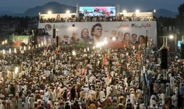 বিক্ষোভে উত্তাল পাকিস্তান