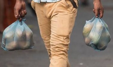 বন্ধ হচ্ছে না পলিথিন, কারখানায় অভিযানে শ্রমিকদের বাধা