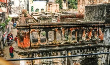 পুরান ঢাকায় ভবন ভাঙা-গড়া নিয়ে জটিলতা, ঝুঁকি নিয়ে বসবাস