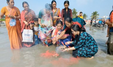 সমুদ্রস্নানের মধ্য দিয়ে কুয়াকাটায় শেষ হলো রাসলীলা