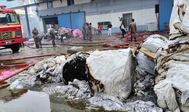 সোনারগাঁয়ে টিস্যু কারখানার আগুন নিয়ন্ত্রণে