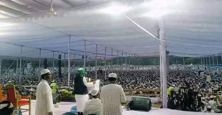 সোহরাওয়ার্দীতে ইসলামি মহাসম্মেলনে আলেম-ওলামাদের ঢল