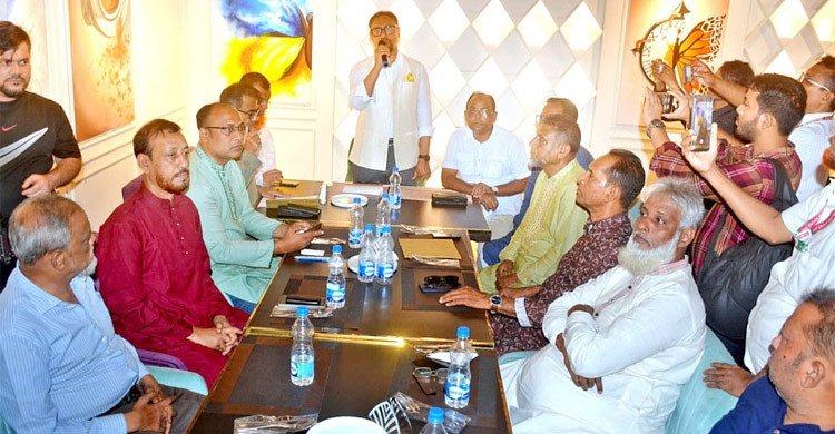 ডেঙ্গু থেকে বাঁচতে সচেতন হতে হবে: মেয়র শাহাদাত