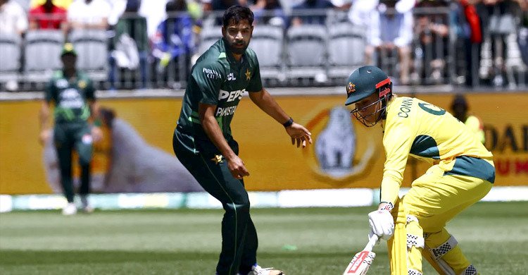 ‘ফাইনালে’ অস্ট্রেলিয়াকে ১৪০ রানে গুটিয়ে দিলো পাকিস্তান