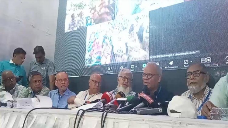 বঙ্গভবন থেকে শেখ মুজিবুরের ছবি নামিয়ে ফেলা ঠিক হয়নি : রিজভী