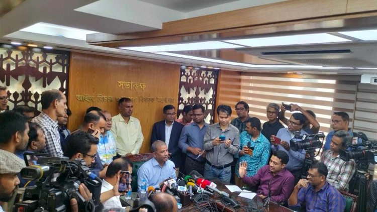 অতি প্রয়োজনীয় কিছু সংস্কার শেষে যত দ্রুত সম্ভব নির্বাচন দেয়া হবে- আইন উপদেষ্টা