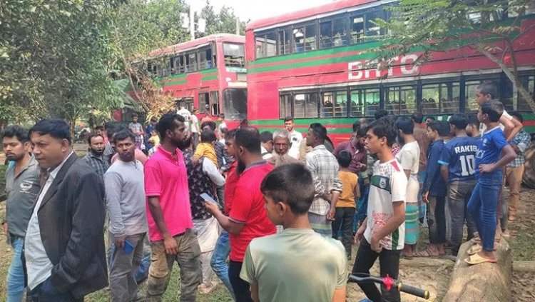 পিকনিকের বাস বিদ্যুতায়িত হয়ে ৩ শিক্ষার্থীর মৃত্যু