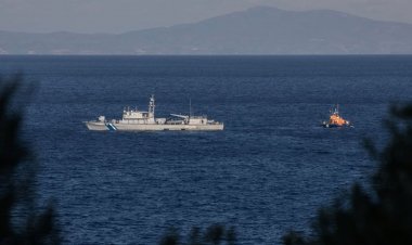 গ্রিস উপকূলে অভিবাসীবাহী নৌকাডুবিতে মৃত ৫, নিখোঁজ আরও ৪০