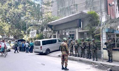  কর্মীদের বিক্ষোভে অবরুদ্ধ মাদক অধিদপ্তরের ডিজি