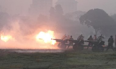 তোপ ধ্বনিতে বীর শহীদদের গান স্যালুট