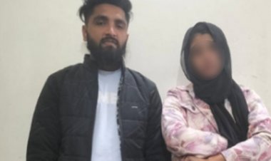 করেন পরকীয়া, দুজনই গ্রেফতার ইয়াবাসহ