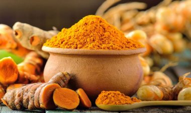 ত্বকের যত্নে হলুদ মাখছেন, যেসব বিষয় খেয়াল রাখবেন