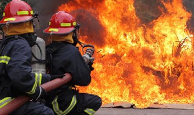 মহাখালীতে আবাসিক ভবনে আগুন