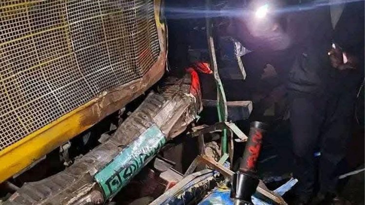 ট্রাক-কাভার্ডভ্যান চাপায় অটোরিকশার ৪ যাত্রী নিহত