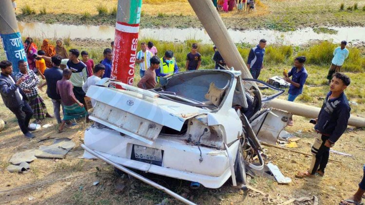 নিয়ন্ত্রণ হারিয়ে প্রাইভেটকার খাদে, নিহত ৩