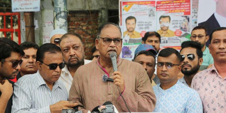 দেশে একটা ষড়যন্ত্র চলছে: দুদু