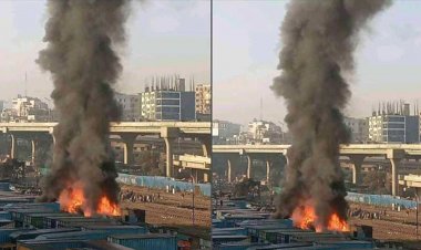 তেজগাঁওয়ে ট্রাকস্ট্যান্ডে আগুন