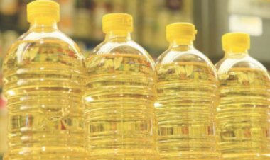 বোতলজাত সয়াবিন তেলের সংকট, দাম বাড়াতে প্রস্তাব