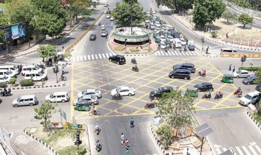 জাহাঙ্গীর গেট থেকে বিজয় সরণি হয়ে ডানে যেতে পারবে না যানবাহন