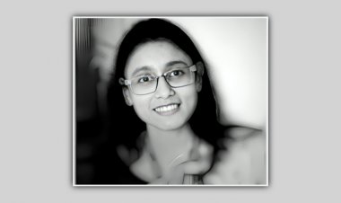  মেসে ঝুলছিল জবি ছাত্রীর নিথর দেহ