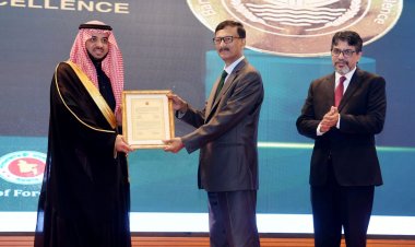 ডিপ্লোম্যাটিক এক্সিলেন্স অ্যাওয়ার্ড পে‌লেন সৌদি রাষ্ট্রদূত