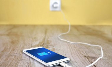 সারারাত ফোন চার্জে রাখা ভালো নাকি খারাপ?