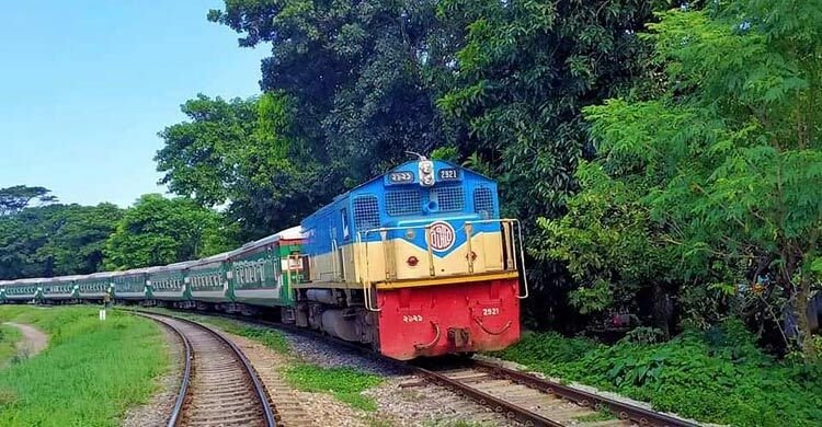 পরিবেশবান্ধব হবে রেলপথ, চাপ কমবে সড়কে