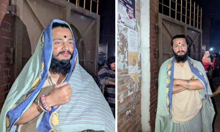 কপালে টিপ আর ঘোমটা দিয়ে কেন জাবির ছাত্রী হলে ঢুকেছিলেন যুবক
