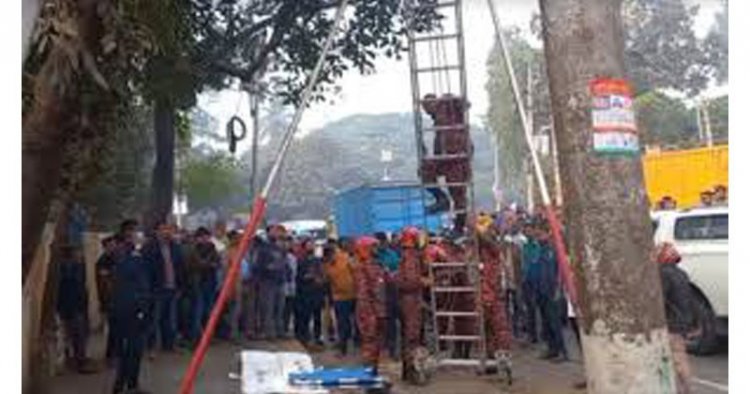 ঢাকা বিশ্ববিদ্যালয়ে গাছ থেকে ঝুলন্ত লাশ উদ্ধার