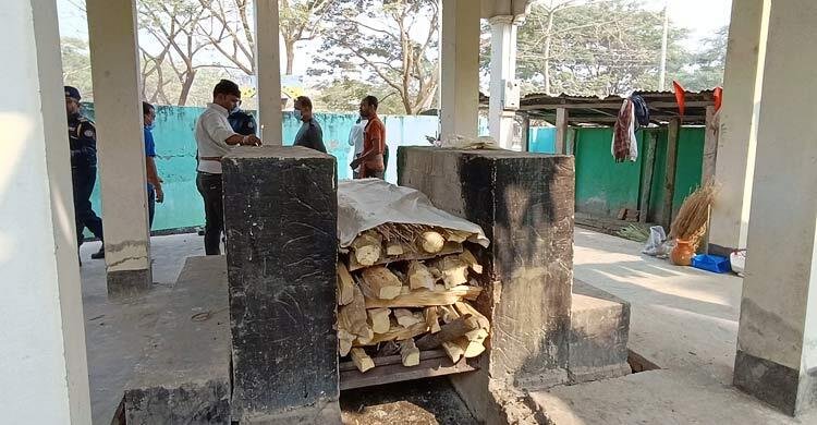 দু’বছর হিমাগারে পড়ে থাকা দুই ভারতীয়র মরদেহ অবশেষে সৎকার