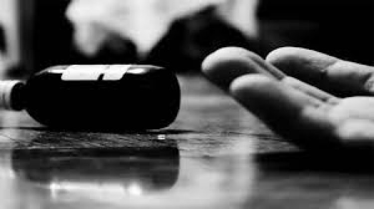 দুই ছেলেকে বিষ খাইয়ে হত্যার পর পান করলেন মা